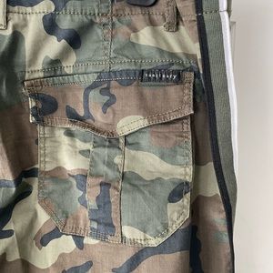 SANCTUARY CAMO BUTTON JOGGERS!!